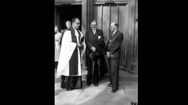 The Reverend Canon Fenton Morley, Precentor of Southwark Cathedral (left), T.S. Eliot and Donald Lowe (right), the Mayor of Southwark, following a commemorative service to mark the opening of the Shakespeare Festival. A series of one-night-only plays by Shakespeare were presented at Duthy Hall in London in this photo dated April 29, 1957. (Ron Burton / Keystone / Getty Images) The Reverend Canon Fenton Morley, Precentor of Southwark Cathedral (left), T.S. Eliot and Donald Lowe (right), the Mayor of Southwark, following a commemorative service to mark the opening of the Shakespeare Festival. A series of one-night-only plays by Shakespeare were presented at Duthy Hall in London in this photo dated April 29, 1957. (Ron Burton / Keystone / Getty Images)