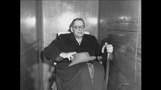 In this photograph dated June 14, 1956, Eliot is seen arriving in Britain from America on board the Queen Mary. (Evening Standard / Getty Images) In this photograph dated June 14, 1956, Eliot is seen arriving in Britain from America on board the Queen Mary. (Evening Standard / Getty Images)