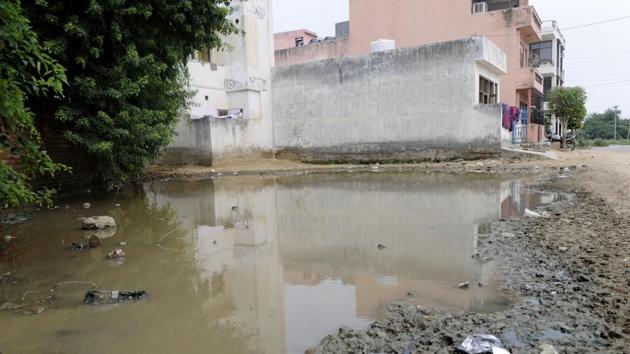 Officials said they were surprised that the number of malaria cases is more than those of dengue and chikungunya. So far, 57 dengue cases and 32 chikungunya cases have been reported in the city. (HT File Photo) Officials said they were surprised that the number of malaria cases is more than those of dengue and chikungunya. So far, 57 dengue cases and 32 chikungunya cases have been reported in the city. (HT File Photo)
