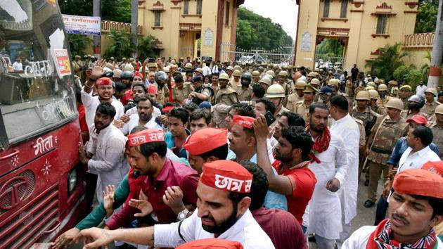 Police removes Samajwadi Party workers who were trying a protest at BHU gate against the police lathicharge in Varanasi on Monday. The Samajwadi Party president Akhilesh Yadav tweeted after the police crackdown: ‘The government should resolve the issue by talks, not by lathicharge. It is condemnable. Action should be taken against the guilty.’ (PTI) Police removes Samajwadi Party workers who were trying a protest at BHU gate against the police lathicharge in Varanasi on Monday. The Samajwadi Party president Akhilesh Yadav tweeted after the police crackdown: ‘The government should resolve the issue by talks, not by lathicharge. It is condemnable. Action should be taken against the guilty.’ (PTI)