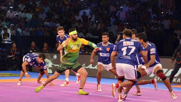 Pro Kabaddi League match between Patna Pirates and Dabang Delhi in progress.(PKL)