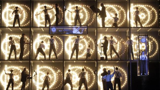 Ensemble in ‘Spaceship’ at the dress rehearsal of ‘Einstein on the Beach,’ Philip Glass in collaboration Robert Wilson Dorothy Chandler Pavilion.(AFP) Ensemble in ‘Spaceship’ at the dress rehearsal of ‘Einstein on the Beach,’ Philip Glass in collaboration Robert Wilson Dorothy Chandler Pavilion.(AFP)