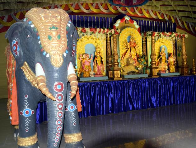 The Durga pandal at Kapse lawn, Pimple Saudagar, marks the widespread celebration of Durgotsav in the city.(HT Photo)