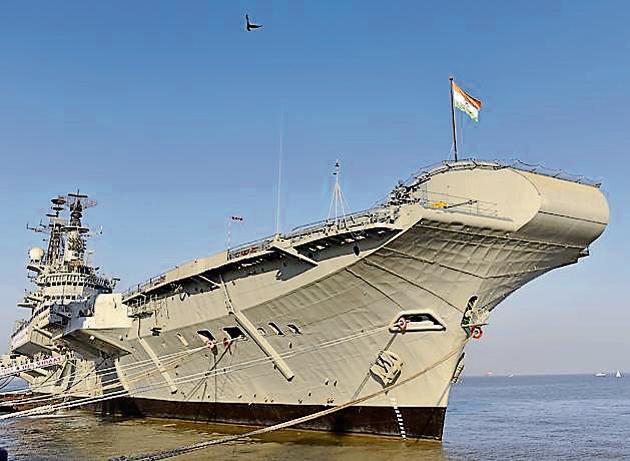 Maharashtra wants INS Viraat, the majestic aircraft carrier, to be parked at Vasai creek close to Mumbai.(HT FILE)