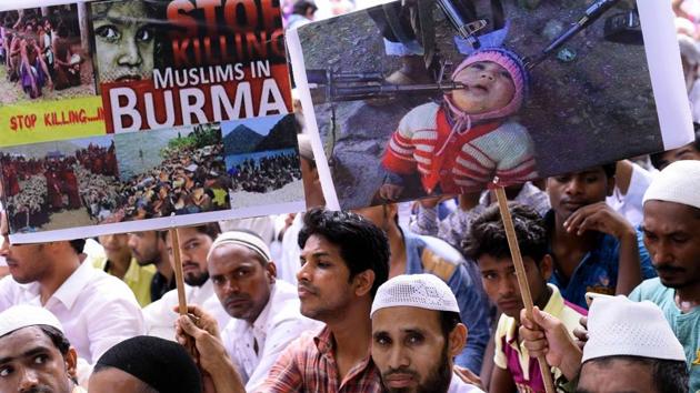 People protest at Jantar Mantar in New Delhi against the genocide of Rohingya Muslims in Myanmar.(Arun Sharma/HT PHOTO)