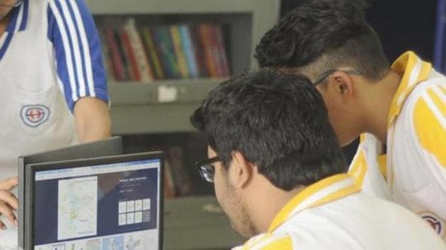 Directorate of Higher Secondary Education (DHSE) Kerala will declare the plus one improvement results 2017 on Wednesday. (HT file)