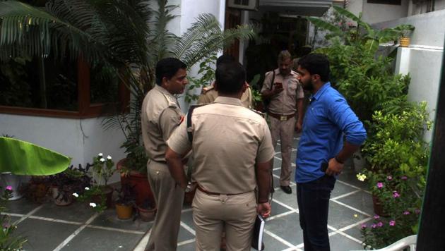 Police at a home in Noida’s Sector 44 where an armed robbery occurred(HT File Photo)