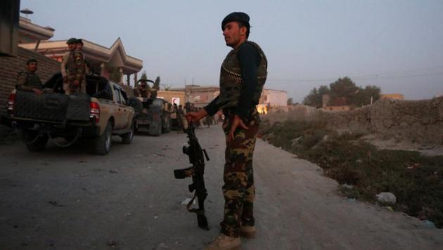 Afghan security forces keep watch at the site of an attack and gun fire between insurgents and Afghan forces in Kabul, Afghanistan September 27, 2017.(REUTERS) Afghan security forces keep watch at the site of an attack and gun fire between insurgents and Afghan forces in Kabul, Afghanistan September 27, 2017.(REUTERS)