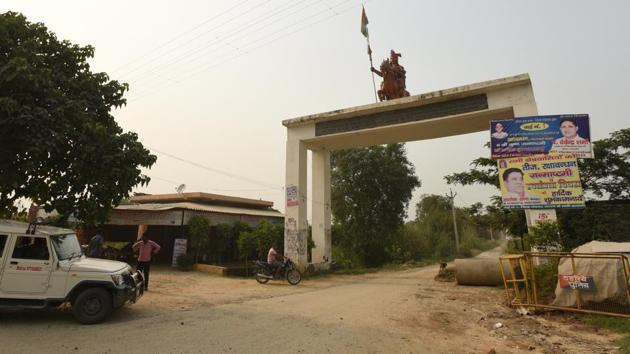 Entry gate to Bisada village where Mohammad Ikhlaq was lynched by a mob over suspicion that he had slaughtered a cow and consumed beef in September 2015.(Virendra Singh Gosain/HT PHOTO)