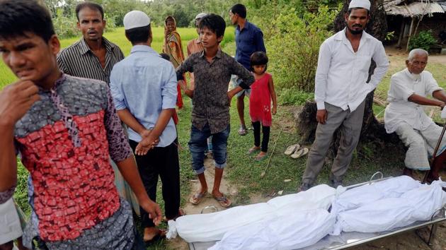 Bodies of four Rohingya refugee children who died after their boat capsized as they were fleeing from Myanmar are taken to their funeral near Cox's Bazar, Bangladesh, onSeptember 29, 2017. (Reuters) Bodies of four Rohingya refugee children who died after their boat capsized as they were fleeing from Myanmar are taken to their funeral near Cox's Bazar, Bangladesh, onSeptember 29, 2017. (Reuters)
