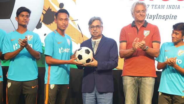 Indian footballers with Pawan Munjal, CMD, Hero MotoCorp Ltd. , during a promotional event ahead of the FIFA U-17 World Cup.(HT Photo)