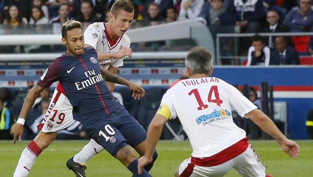 Neymar scored two goals for Paris Saint-Germain against Bordeaux in a Ligue 1 match at the Parc des Princes Stadium in Paris on Saturday. (AP) Neymar scored two goals for Paris Saint-Germain against Bordeaux in a Ligue 1 match at the Parc des Princes Stadium in Paris on Saturday. (AP)