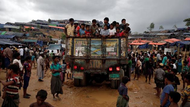 Rohingya refugee children gather on a truck in Cox's Bazar, Bangladesh on September 28.(REUTERS)