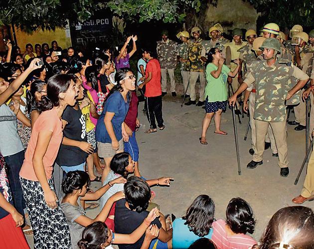 Students and police during the standoff in the BHU campus on September 21.(PTI)