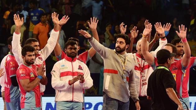 Owner of Jaipur Pink Panthers and Bollywood actor Abhisekh Bachchan along with his team players celebrating the win over Tamil Thalaivas after their Pro Kabaddi League match. (PTI) Owner of Jaipur Pink Panthers and Bollywood actor Abhisekh Bachchan along with his team players celebrating the win over Tamil Thalaivas after their Pro Kabaddi League match. (PTI)