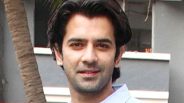 Barun Sobti On Chopping Kissing Scene We Did What We Needed To Do With The Script Hindustan Times He started his acting career in 2009 with star plus's shraddha and later appeared in a negative role in dill mill gayye. barun sobti on chopping kissing scene