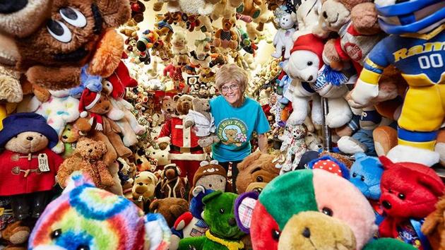 What's inside the World's Largest Teddy Bear? 