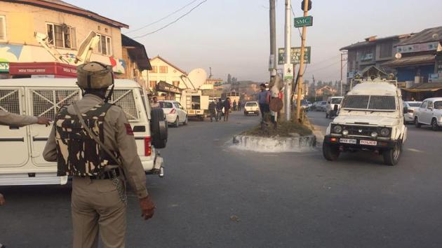 A BSF camp near the airport was attacked by militants in Srinagar.(Waseem Andrabi/HT)