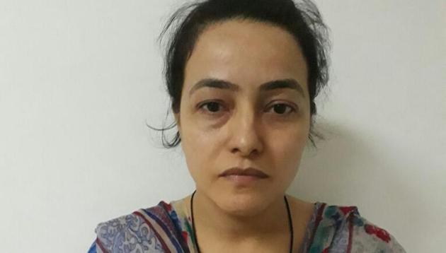 Honeypreet Insan, the adopted daughter of rape convict Dera Sacha Sauda chief Gurmeet Ram Rahim Singh, was arrested on Tuesday from a highway in Punjab more than a month after she went into hiding.(HT Photo) Honeypreet Insan, the adopted daughter of rape convict Dera Sacha Sauda chief Gurmeet Ram Rahim Singh, was arrested on Tuesday from a highway in Punjab more than a month after she went into hiding.(HT Photo)