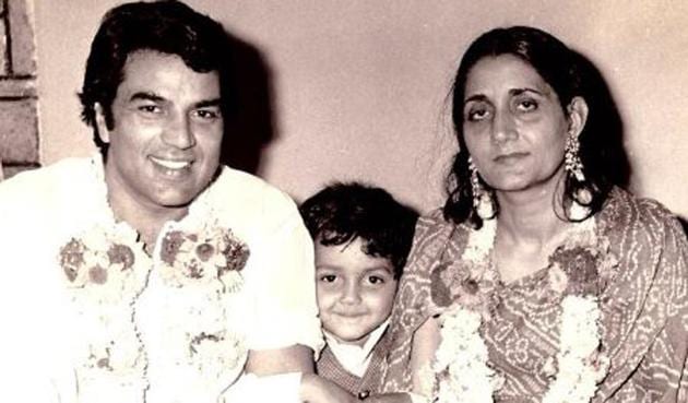 Bobby Deol Shares Throwback Photo With Dharmendra Mother Prakash Kaur See Pic Bollywood Hindustan Times