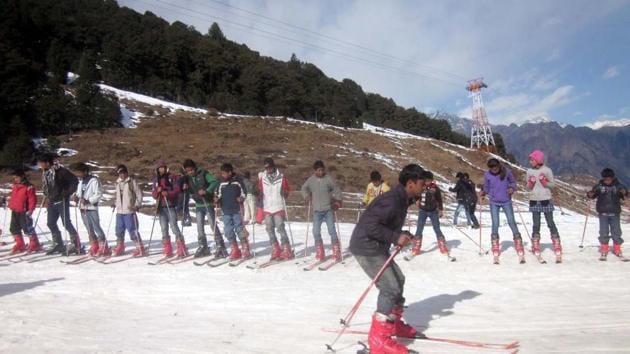 The ski slopes at Auli are a favourite among winter sports lovers in the country. (HT File Photo) The ski slopes at Auli are a favourite among winter sports lovers in the country. (HT File Photo)