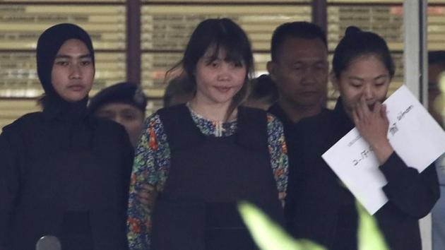 Vietnamese Doan Thi Huong, center, is escorted by police as she leaves after the court hearing at Shah Alam court house in Shah Alam, outside Kuala Lumpur, Oct. 4, 2017, in Malaysia. (AP) Vietnamese Doan Thi Huong, center, is escorted by police as she leaves after the court hearing at Shah Alam court house in Shah Alam, outside Kuala Lumpur, Oct. 4, 2017, in Malaysia. (AP)