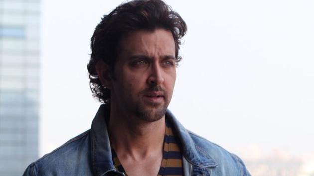 Actor Hrithik Roshan maintains that he never met Kangana in person and has only worked with her in two films.(Hindustan Times)