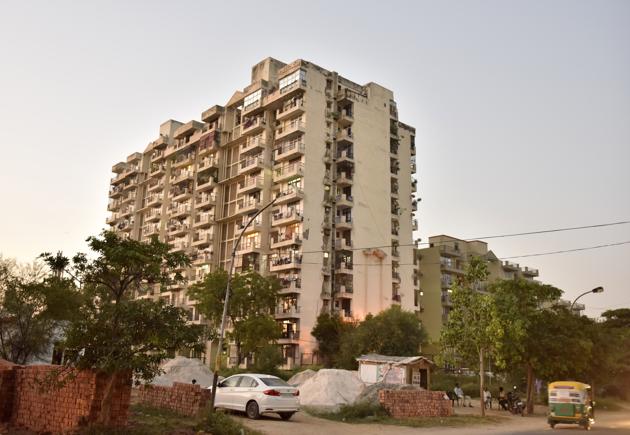 The developer, however, said that it has duly applied for setting up a sub-station and also deposited a bank guarantee of ₹8 crore with Dakshin Haryana Bijli Vitran Nigam (DHBVN). (Sanjeev Verma/HT PHOTO) The developer, however, said that it has duly applied for setting up a sub-station and also deposited a bank guarantee of ₹8 crore with Dakshin Haryana Bijli Vitran Nigam (DHBVN). (Sanjeev Verma/HT PHOTO)