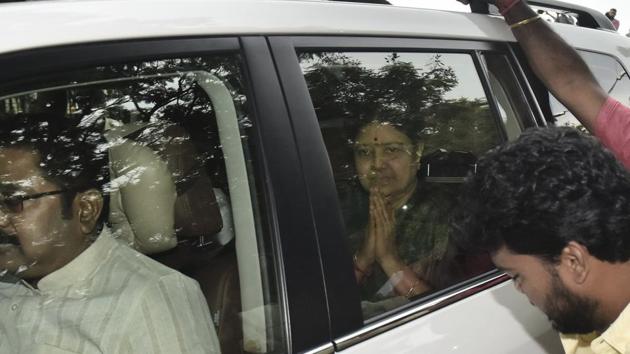 VK Sasikala (sitting at the back) was granted parole for five days to visit her ailing husband in Chennai. (Arijit Sen/HT Photo) VK Sasikala (sitting at the back) was granted parole for five days to visit her ailing husband in Chennai. (Arijit Sen/HT Photo)