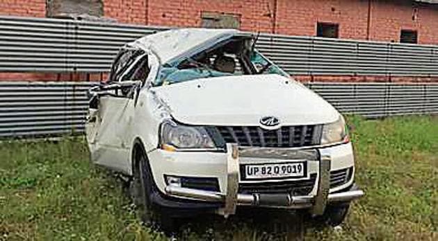 The remains of the car. The injured were identified as Vaishali, Saumya, Simran, Prerna, Sharif and Jayesh. Vaishali and Saumya. The remains of the car. The injured were identified as Vaishali, Saumya, Simran, Prerna, Sharif and Jayesh. Vaishali and Saumya.
