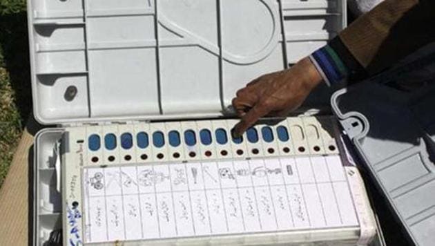 The Election Commission had proposed to disqualify candidates who owe the government for things such as utility services, accommodation and so on.(HT File Photo)