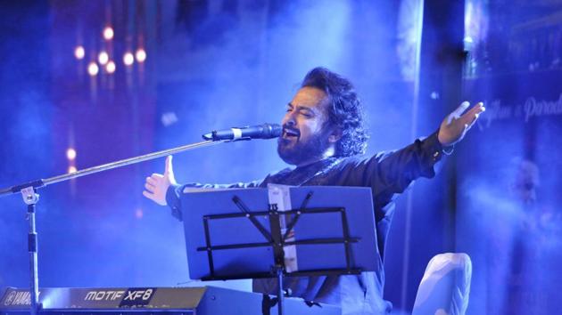 Adnan Sami performs during a concert in Srinagar on Saturday. (Waseem Andrabi/HT Photo)