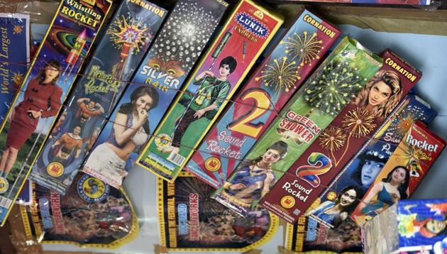 The Supreme Court has put on hold the sale of firecrackers in Delhi-NCR till November 1.(Raj K Raj/HT file photo)