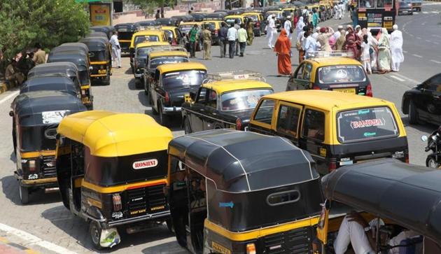 The Maharashtra government may hike taxi and auto fares by the end of this year. (HT File) The Maharashtra government may hike taxi and auto fares by the end of this year. (HT File)