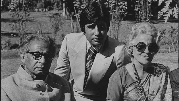 Amitabh Bachchan with his parents- writer Harivansh Rai Bachchan and Teji Bachchan. (HT File Photo) Amitabh Bachchan with his parents- writer Harivansh Rai Bachchan and Teji Bachchan. (HT File Photo)