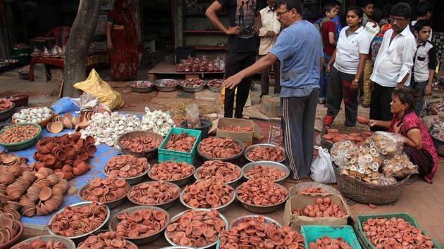 Set for fest: Diyas are ready to be transported. (Pramod Thakur/HT Photo)