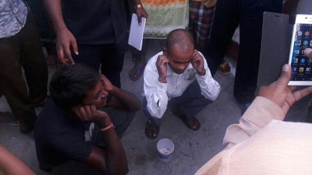 As per plan, the nagar nigam team got into action during the wee hours and reached the targeted area at 5 am. (HT Photo) As per plan, the nagar nigam team got into action during the wee hours and reached the targeted area at 5 am. (HT Photo)