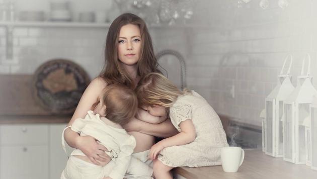 Photographer Ivette Ivens has shot a number of stunning images that depict breastfeeding in its most beautiful and raw form.(Ivette Ivens/Facebook)