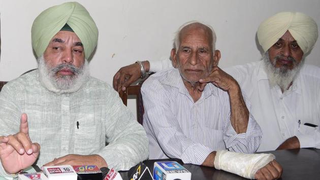 Congress leader Sukhjinder Raj Singh Lali Majithia, flanked by party workers, addressing a press conference in Amritsar on Wednesday. (HT Photo) Congress leader Sukhjinder Raj Singh Lali Majithia, flanked by party workers, addressing a press conference in Amritsar on Wednesday. (HT Photo)
