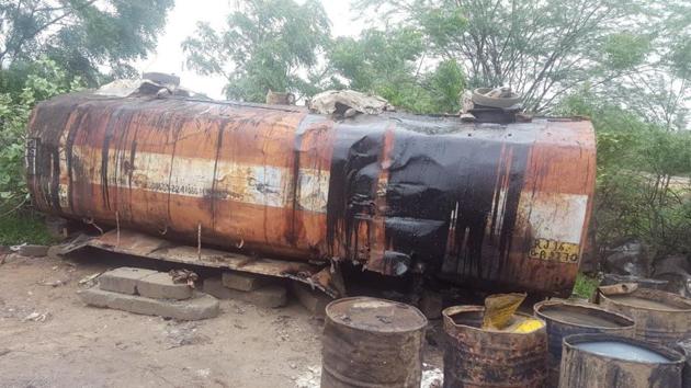 On July 22, the Barmer police unearthed a criminal syndicate accused of smuggling more than 50 million litres of crude oil inside water tankers from India’s largest onshore oilfield in Barmer. (HT File Photo) On July 22, the Barmer police unearthed a criminal syndicate accused of smuggling more than 50 million litres of crude oil inside water tankers from India’s largest onshore oilfield in Barmer. (HT File Photo)
