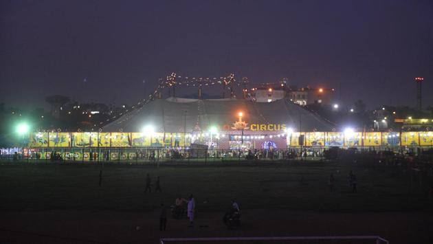 Parked on the DDA ground in east Delhi’s Shastri Park, the Asiad Circus is drawing good crowds but the cost of running a circus daily is much beyond what the circus earns. (Sanchit Khanna / HT PHOTO)