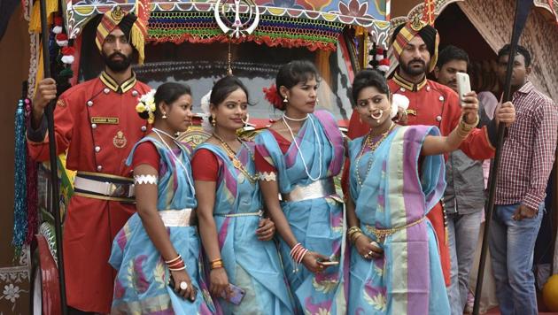 Different states took part in the welfare meet and it was a unique opportunity to see officers out of costume and in traditional wear- a marked departure from their usually appearance. (Raj K Raj / HT PHOTO)