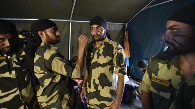 Jawans from the BSF Rajasthan Frontier get ready to perform at the BSF Annual Welfare meet and Exhibition 2017, which is on until October 15, 2017 at Dayal Singh College, New Delhi. (Raj K Raj / HT PHOTO)