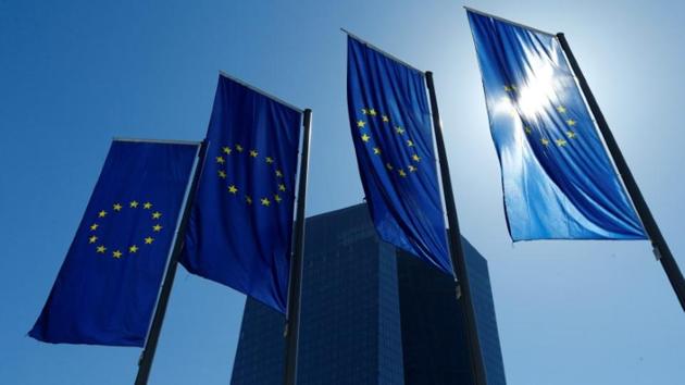 European Union flags flutter outside the headquarters of the European Central Bank (ECB) in Frankfurt, Germany, April 21, 2016.(Reuters File Photo) European Union flags flutter outside the headquarters of the European Central Bank (ECB) in Frankfurt, Germany, April 21, 2016.(Reuters File Photo)