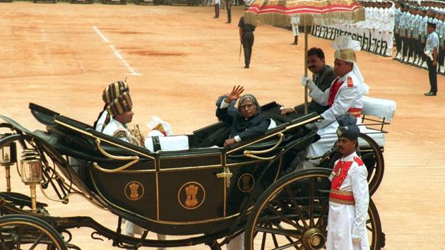 Former President Abdul Kalam waves while travelling in a horse carriage during the ceremonial reception in the forecourt of Rashtrapati Bhavan after his swearing in ceremony in New Delhi on July 25, 2002. He served a full tenure as president, enjoying the support of both the ruling BJP and the opposition Congress parties. (S N Sinha / HT Photo)