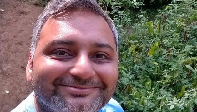 Subhajit Mukherjee has successfully helped people plant 13,000 saplings along the west coast. (HT) Subhajit Mukherjee has successfully helped people plant 13,000 saplings along the west coast. (HT)