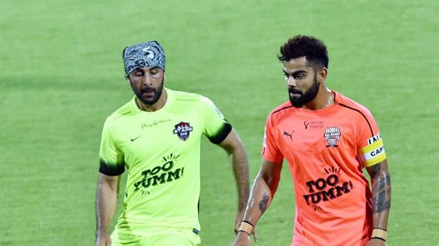 Virat Kohli goes one-on-one against Ranbir Kapoor as All Hearts FC, led by Virat Kohli registered a 7-3 win over Abhishek Bachchan led All Stars football team. (PTI)