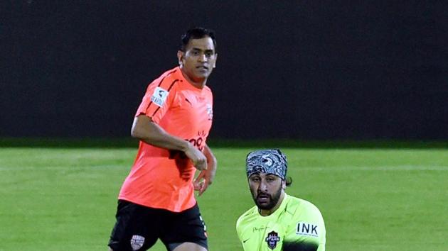 Dhoni and Bollywood star Ranbir Kapoor battle it out in the Celebrity Clasico. (PTI)