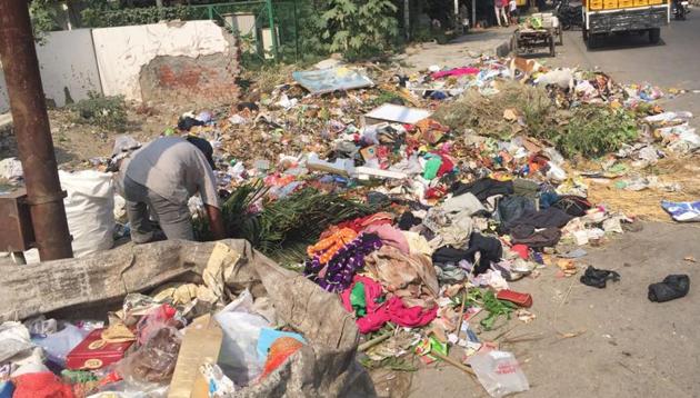 Residents Welfare Association of Sector 20 has brought up the issue of dilapidated structure of garbage collection centre. **Photo recieved on Oct 15, 2017. **( Please check with Priyabrata Chowdhury for details) Residents Welfare Association of Sector 20 has brought up the issue of dilapidated structure of garbage collection centre. **Photo recieved on Oct 15, 2017. **( Please check with Priyabrata Chowdhury for details)