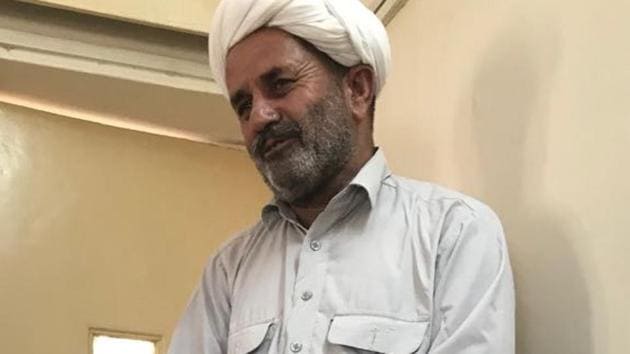 Hasan Khan left home and walked over the unfenced border to Pakistan in 1990 to take care of his ailing brother-in-law. (HT Photo) Hasan Khan left home and walked over the unfenced border to Pakistan in 1990 to take care of his ailing brother-in-law. (HT Photo)